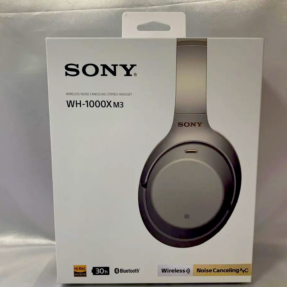 Sony WH1000XM3 Noise Cancelling Wireless BT Headphones – Silver